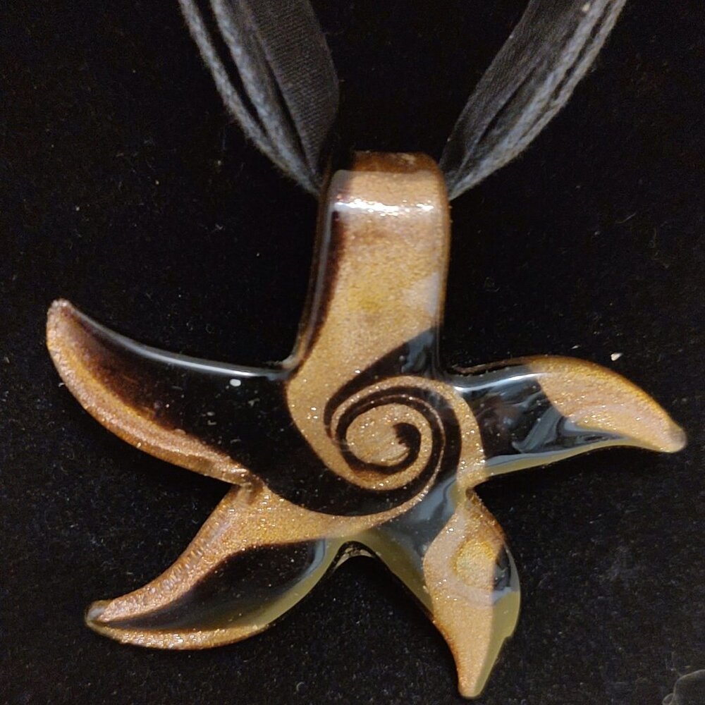 Murano Black/Gold Starfish Necklace. 10.5" long.